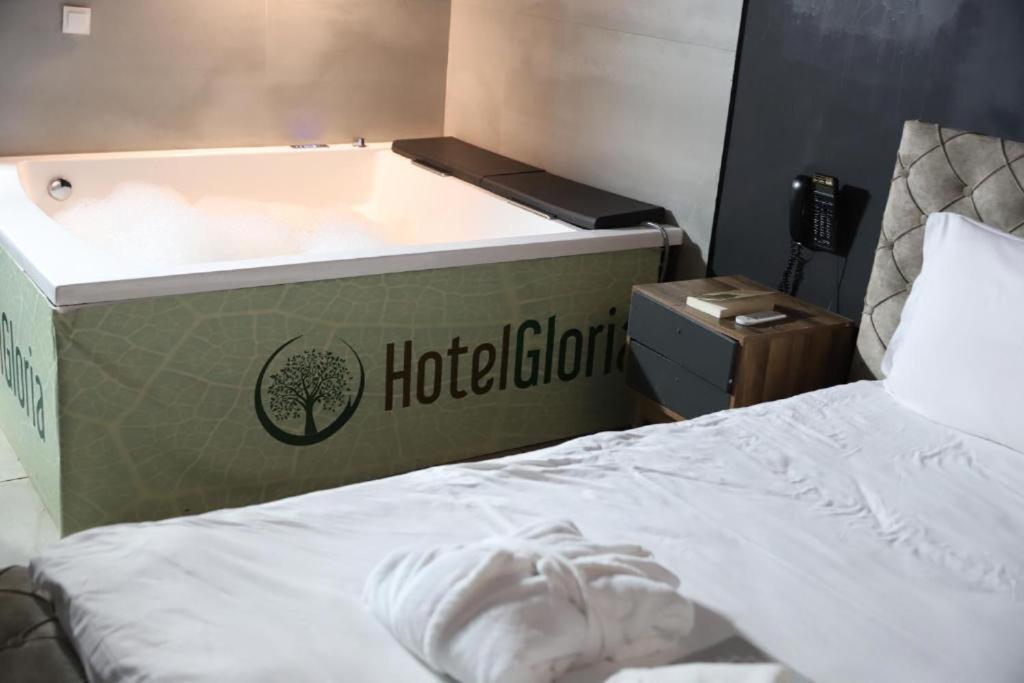 Hotel Gloria Ks Priština Exteriér fotografie